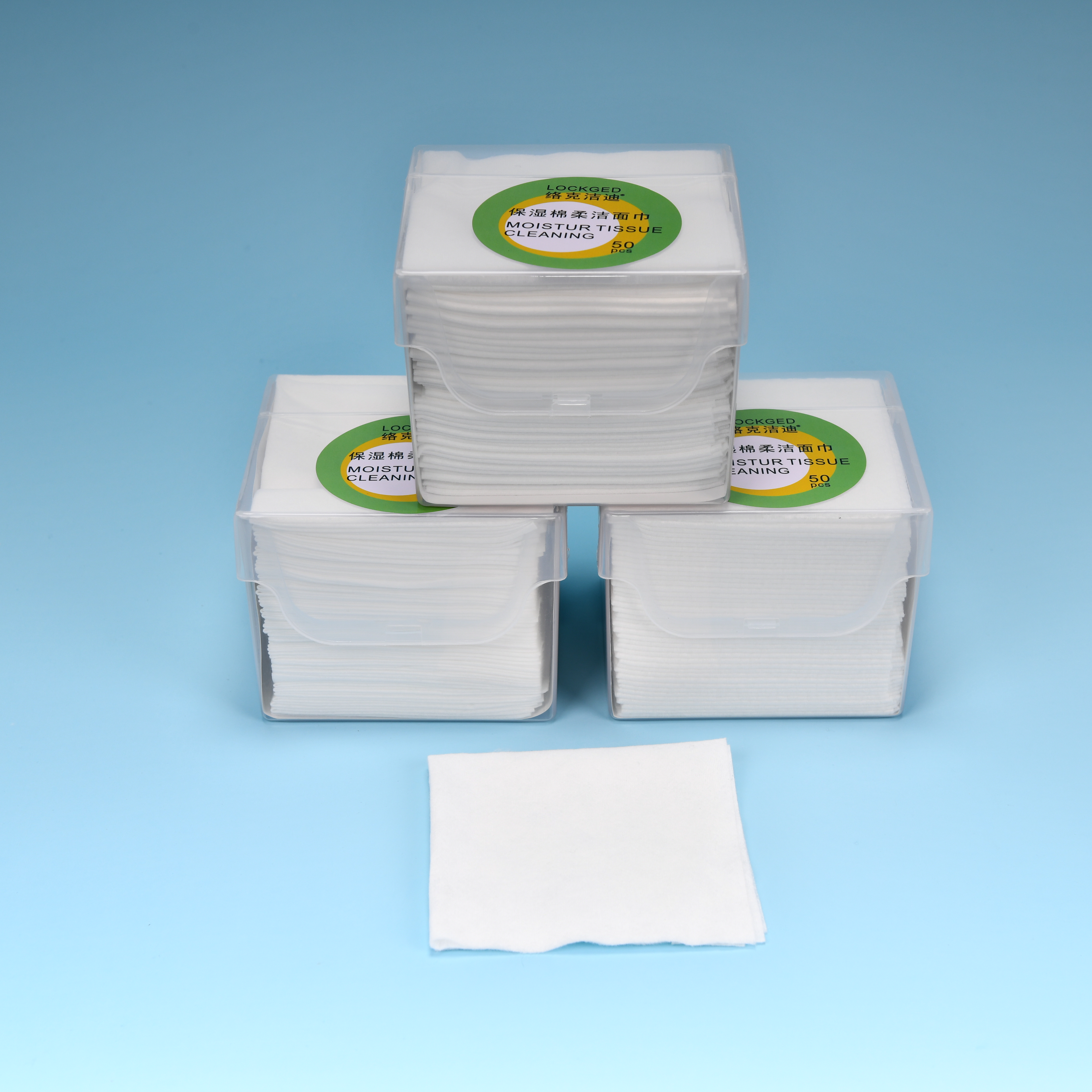 Disposable moisturizing wipes