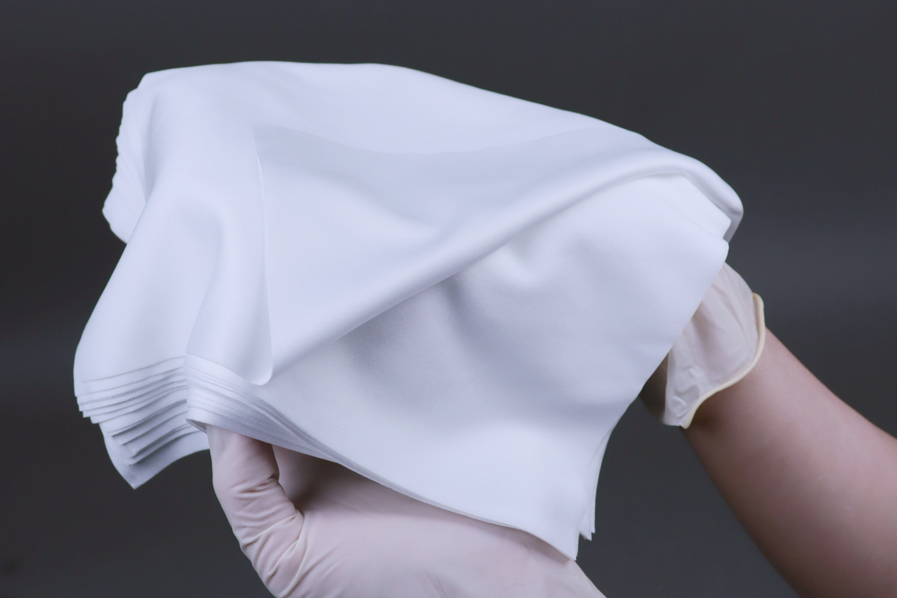 Dust-free cloth is an important material for clean room cleaning